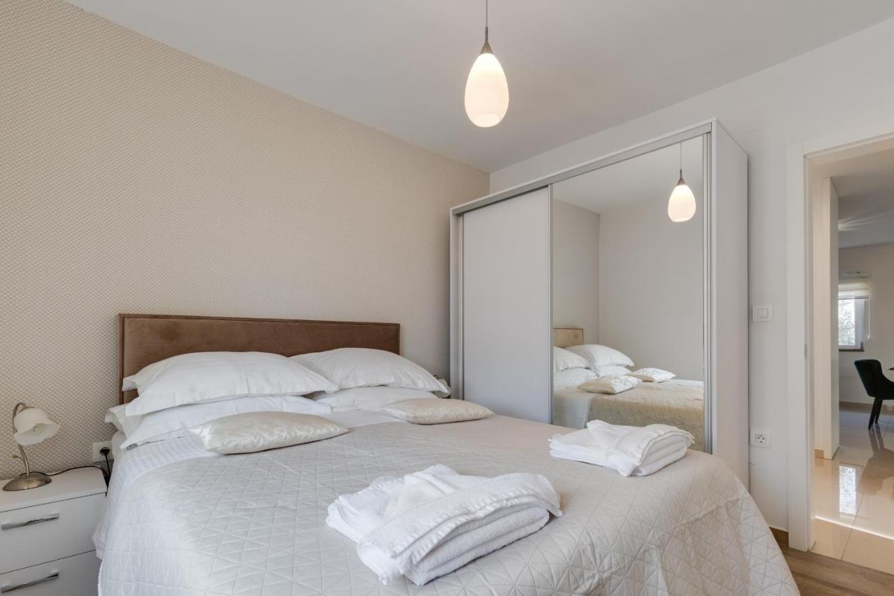 Elegant Two Bedroom Apartment 자다르 외부 사진