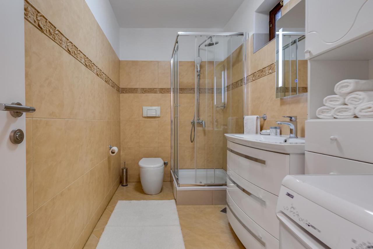Elegant Two Bedroom Apartment 자다르 외부 사진