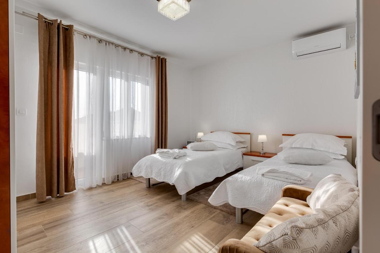 Elegant Two Bedroom Apartment 자다르 외부 사진