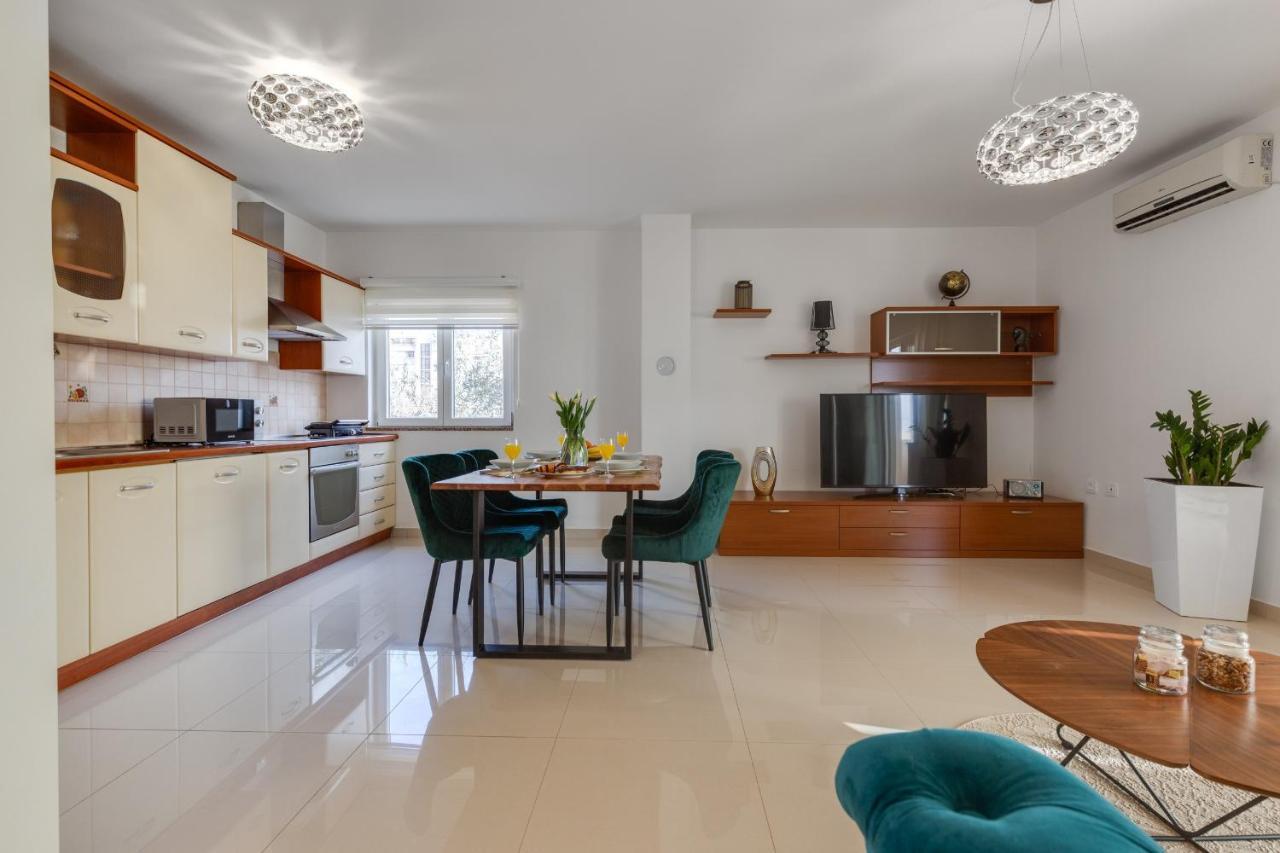 Elegant Two Bedroom Apartment 자다르 외부 사진