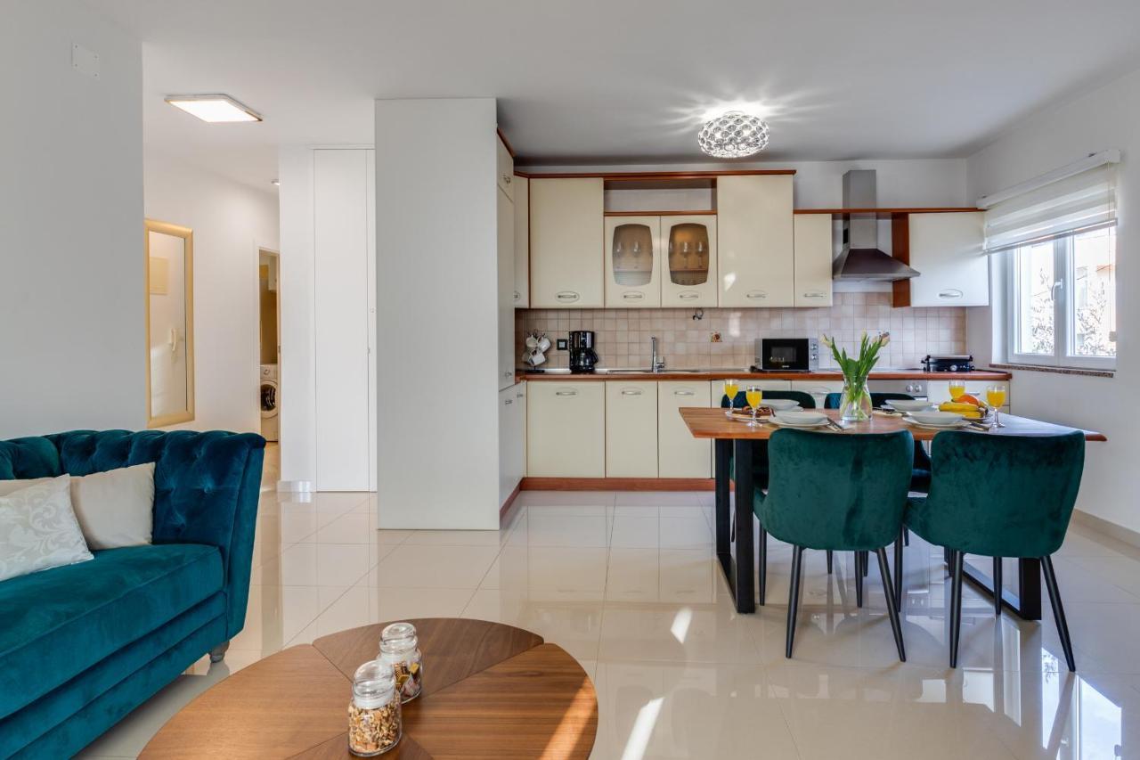 Elegant Two Bedroom Apartment 자다르 외부 사진